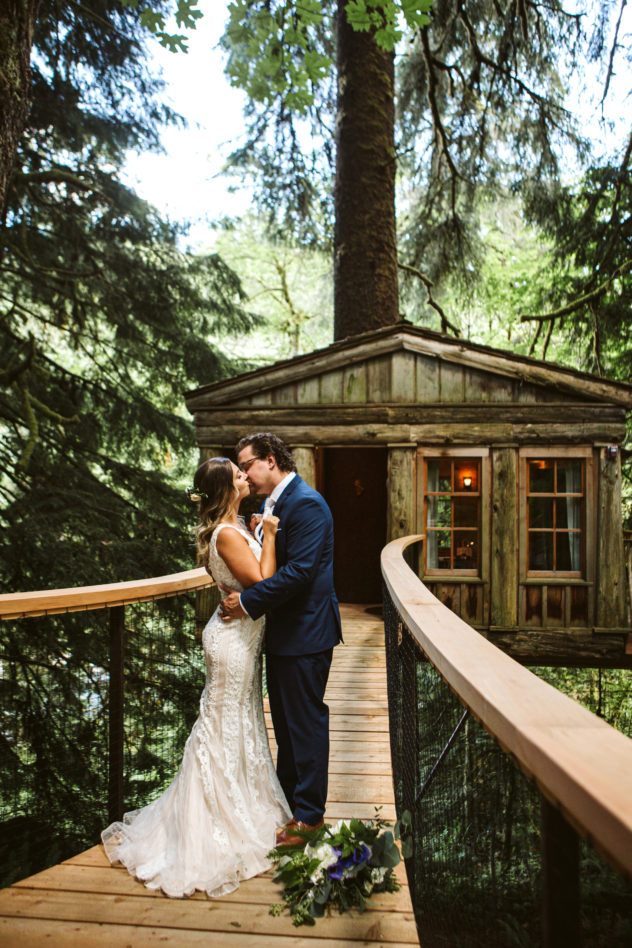 Temple of the blue moon wedding at treehouse point