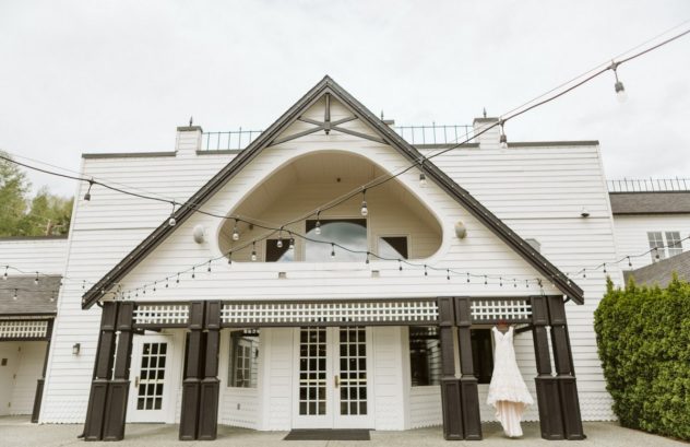 Columbia winery wedding day