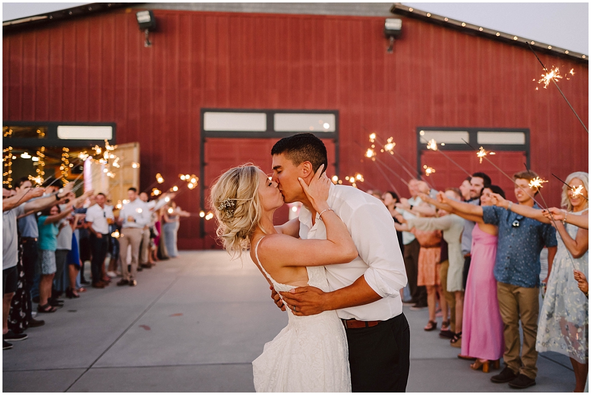 crossroads thomas family farm snohomish wedding