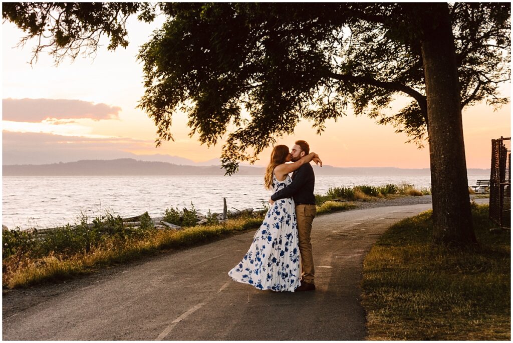 Seattle engagement session at lincoln park on the waterfront and beach