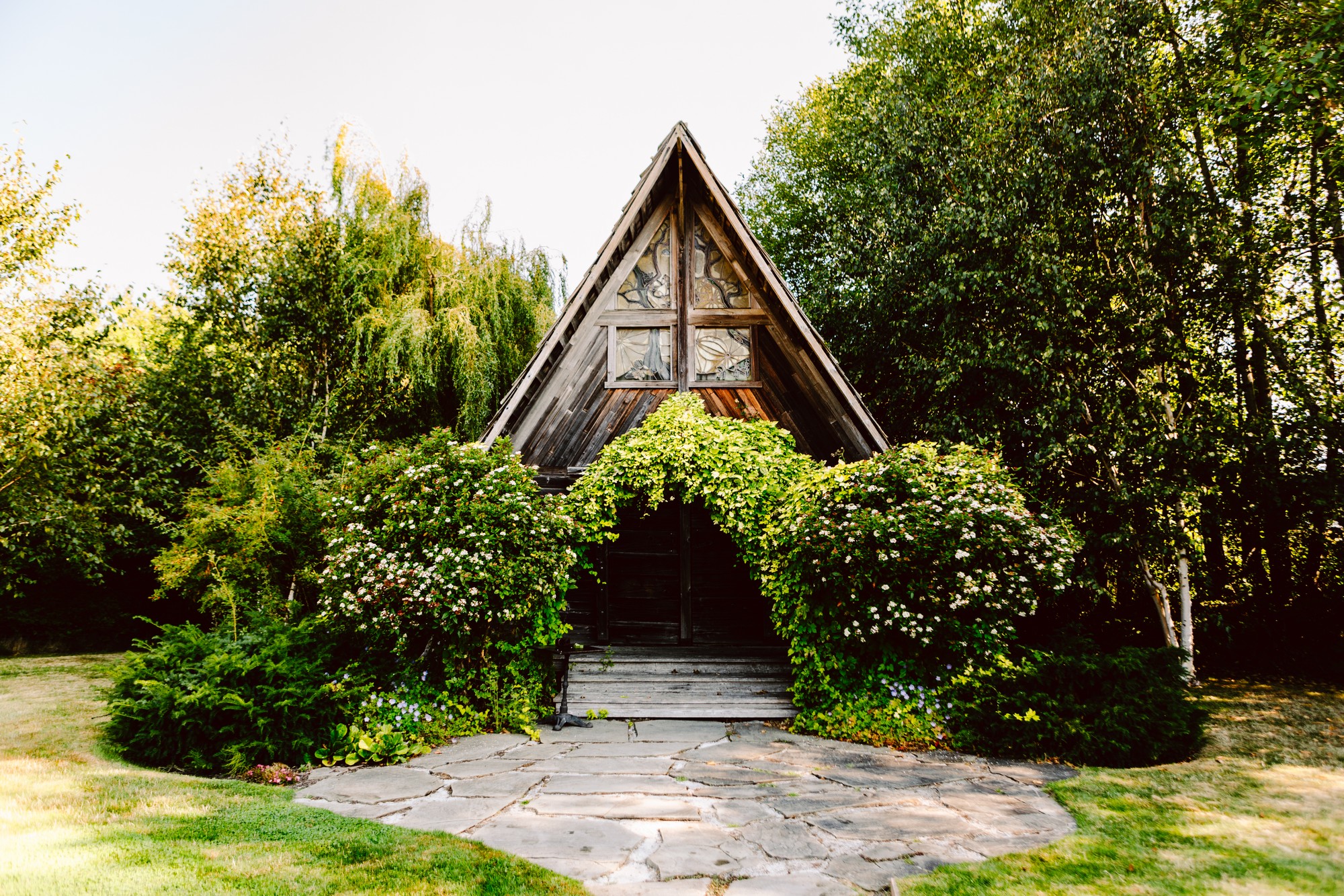 GSWK9878 sarahs garden venue on orcas island seattle intentional wedding